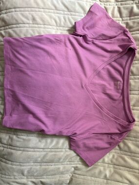 No Boundaries Ribbed V-Neck Top in Mauve Pink